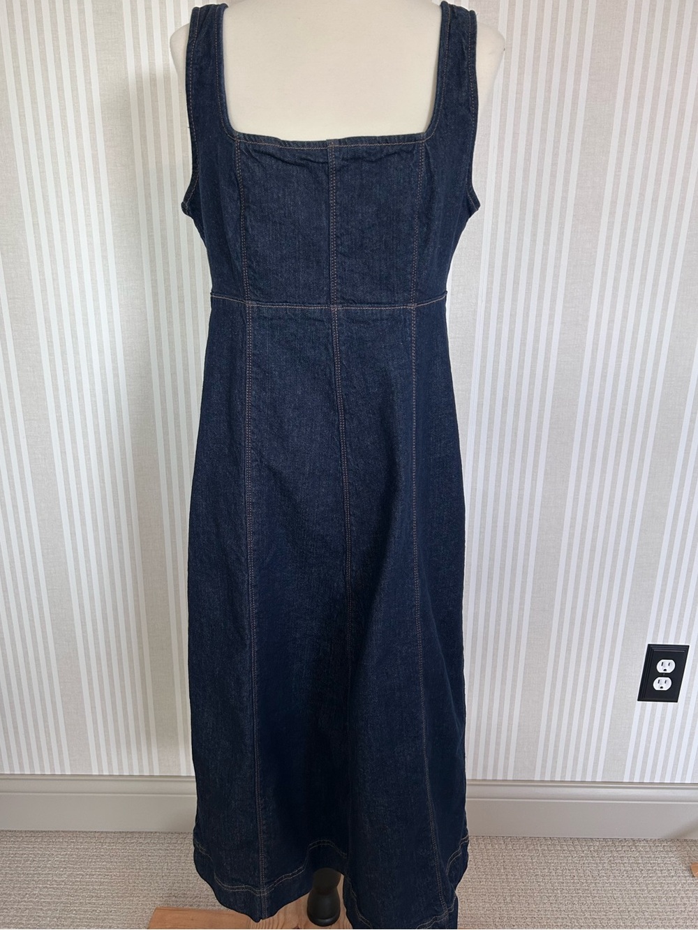 Old Navy Fit & Flare Sleeveless Square Neck Denim Midi Dress Dark Rinse Medium - Picture 3 of 7
